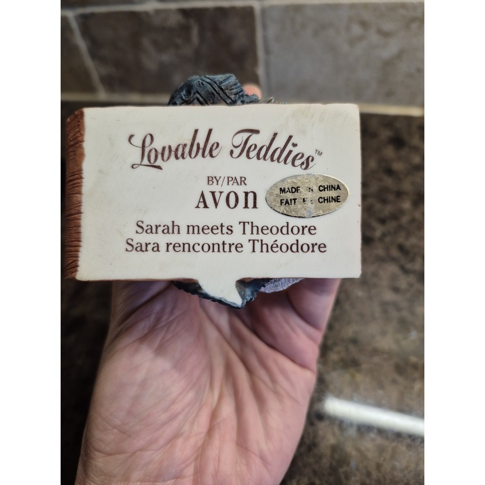 Vintage Collectible Avon Lovable Teddies Sarah Meets Theodore Figurine - Picture 6 of 6